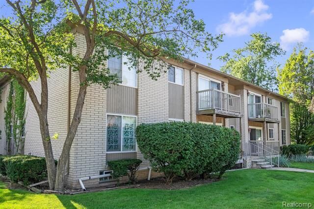Property Photo: 3551 W 14 Mile Road 2 MI 48073
