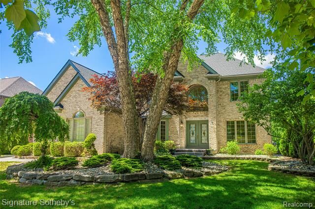 Property Photo: 6925 Elm Park Drive MI 48098