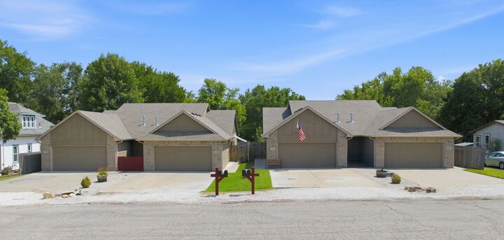 Property Photo:  643 E Mulvane St  KS 67110 