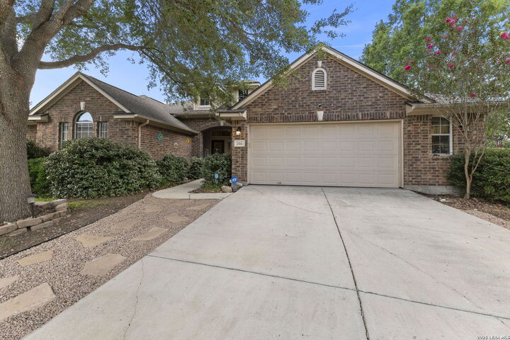 Property Photo:  266 Maidstone Cv  TX 78108 