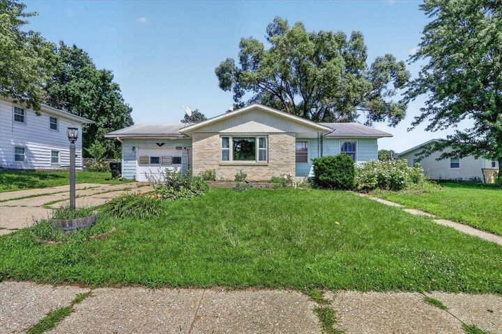 Property Photo: 1941 Masters Street WI 53511