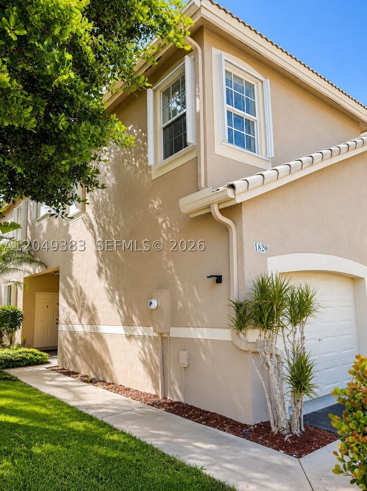Property Photo:  1820 Salerno Cir  FL 33327 