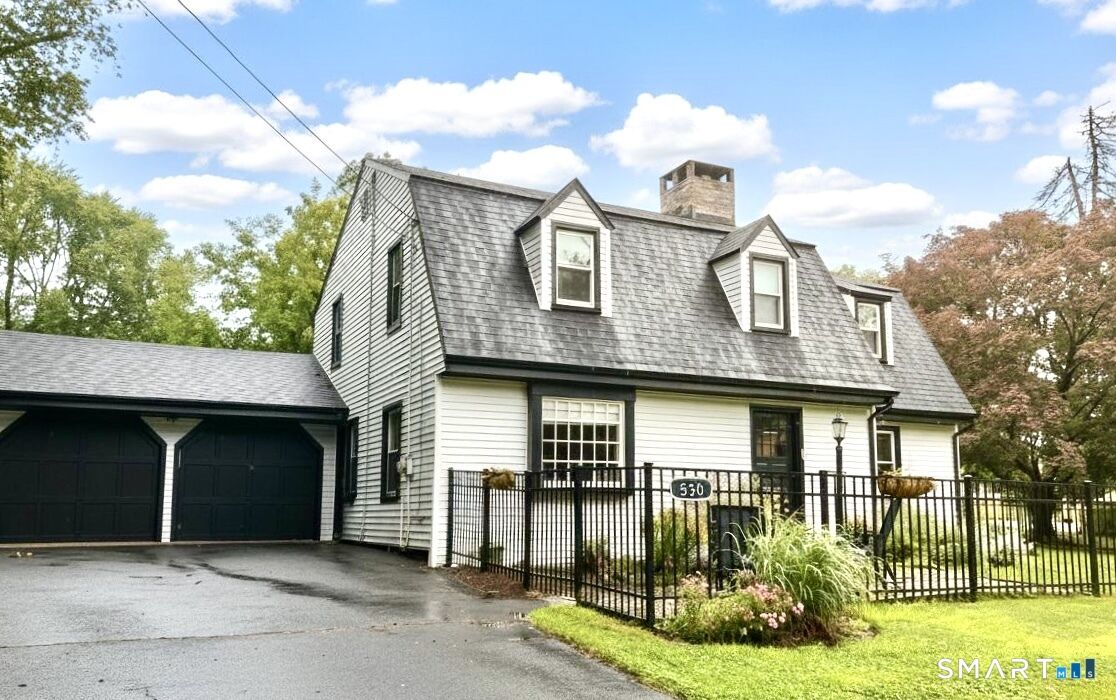 Property Photo: 530 Bloomfield Avenue CT 06002