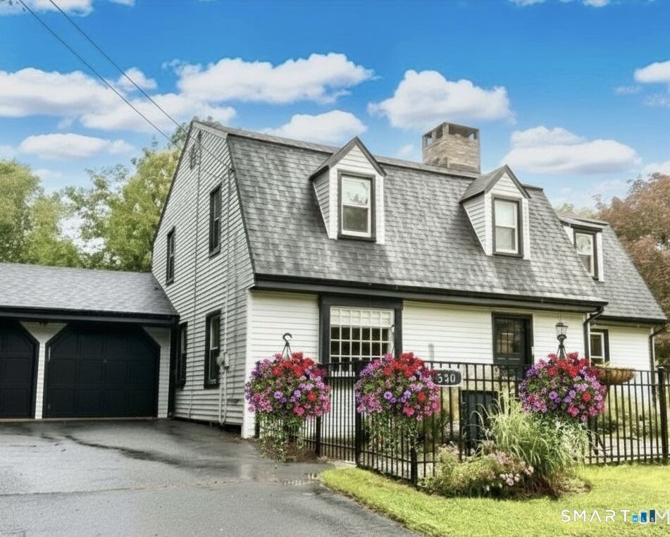 Property Photo:  530 Bloomfield Avenue  CT 06002 