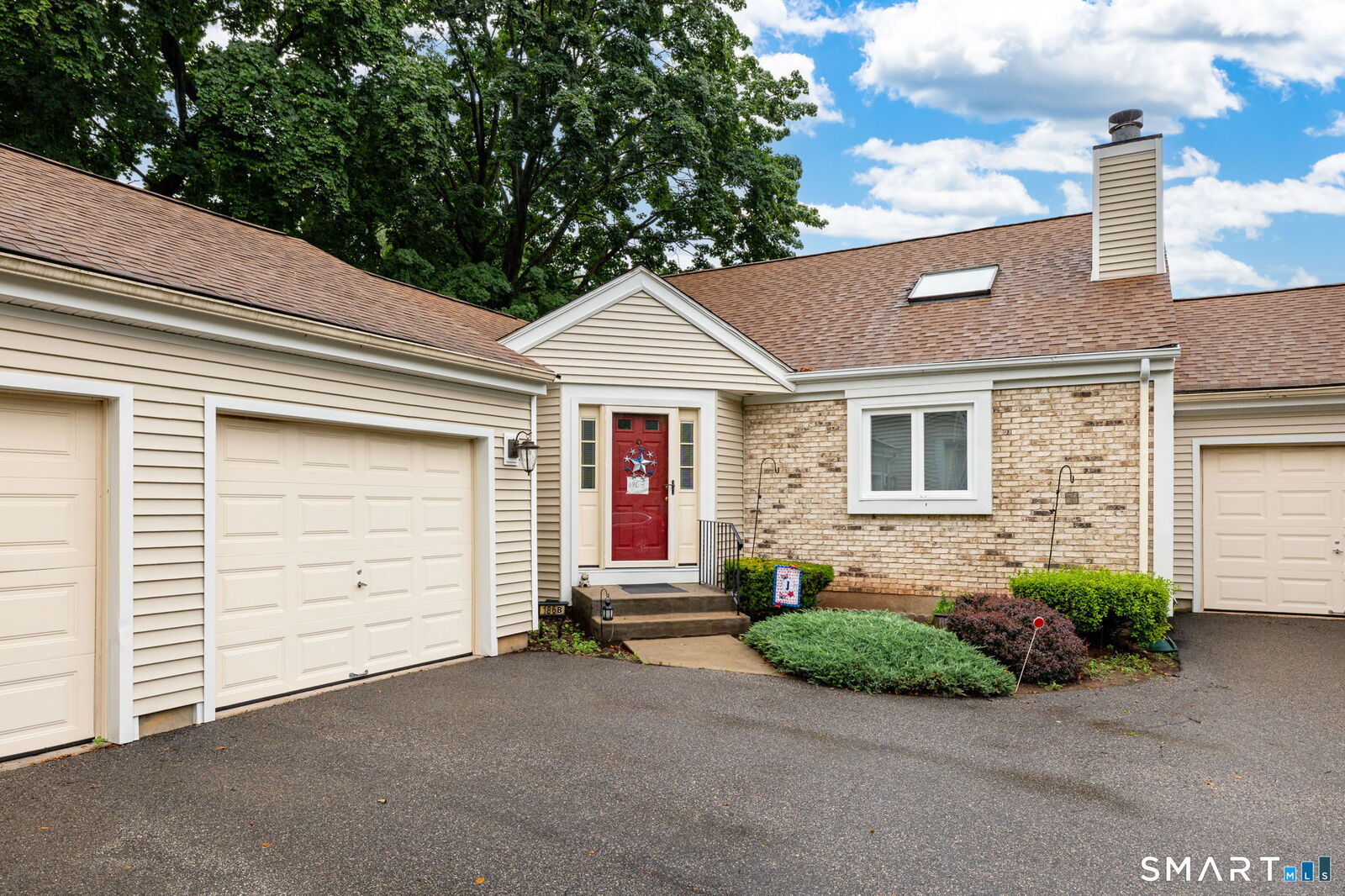 Property Photo: 186 Main Street B CT 06042
