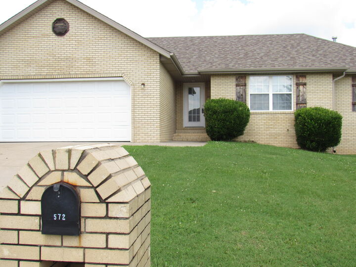 Property Photo:  572 S Carriage Crossing  MO 65714 