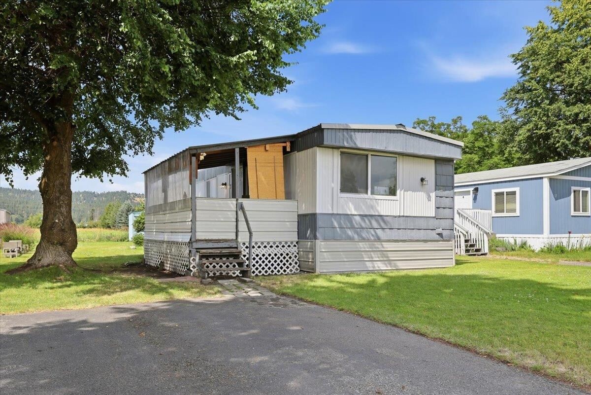 Property Photo:  22105 E Wellesley Ave 16  WA 99027 