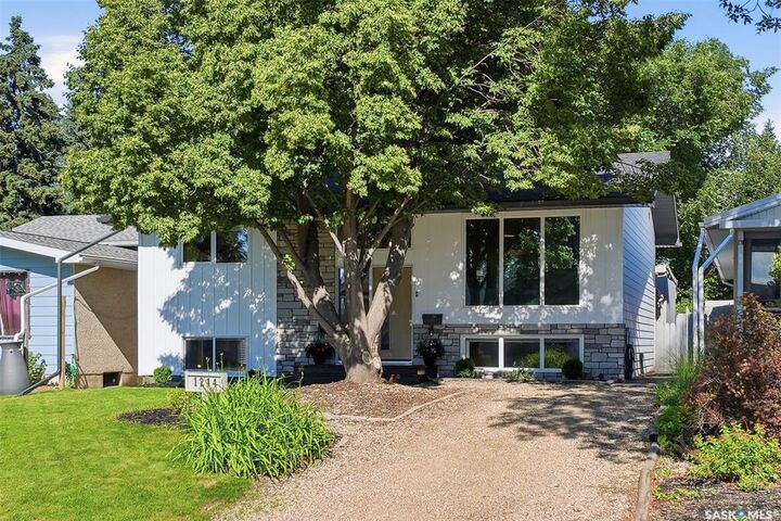 Property Photo: 1214 Elevator Road SK S7M 3X2