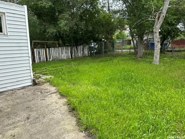 Property Photo: 1447 Elphinstone Street SK S4T 3M7