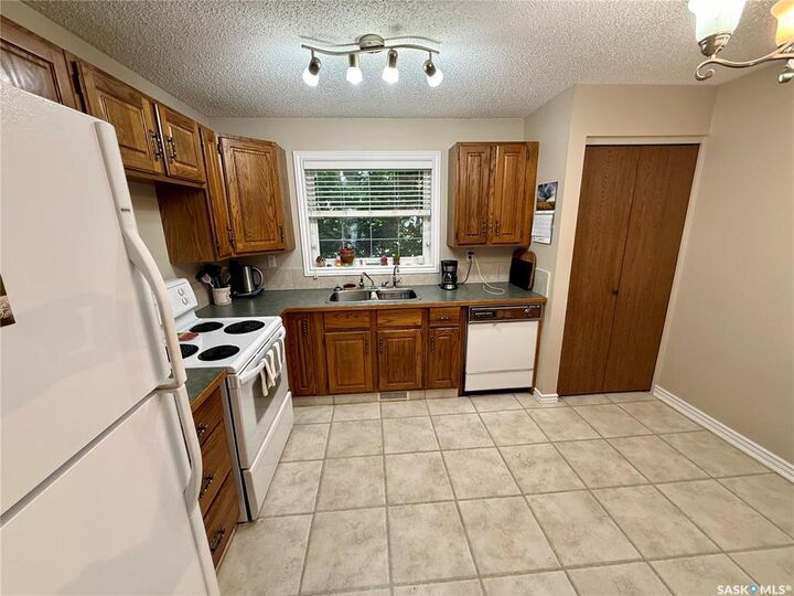 Property Photo: 831 Seymour Crescent N SK S4X 2B6