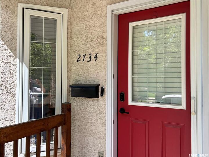 Property Photo:  2734 Victoria Avenue  SK S4T 1K3 