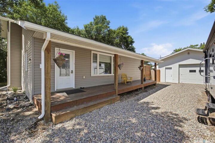Property Photo:  312 3rd Street W  SK S0K 4S2 