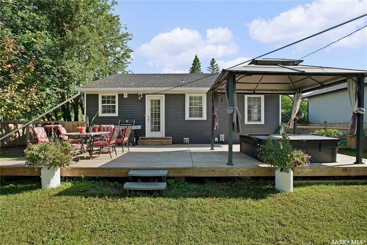 Property Photo:  2019 2nd Street  SK S0K 3R0 