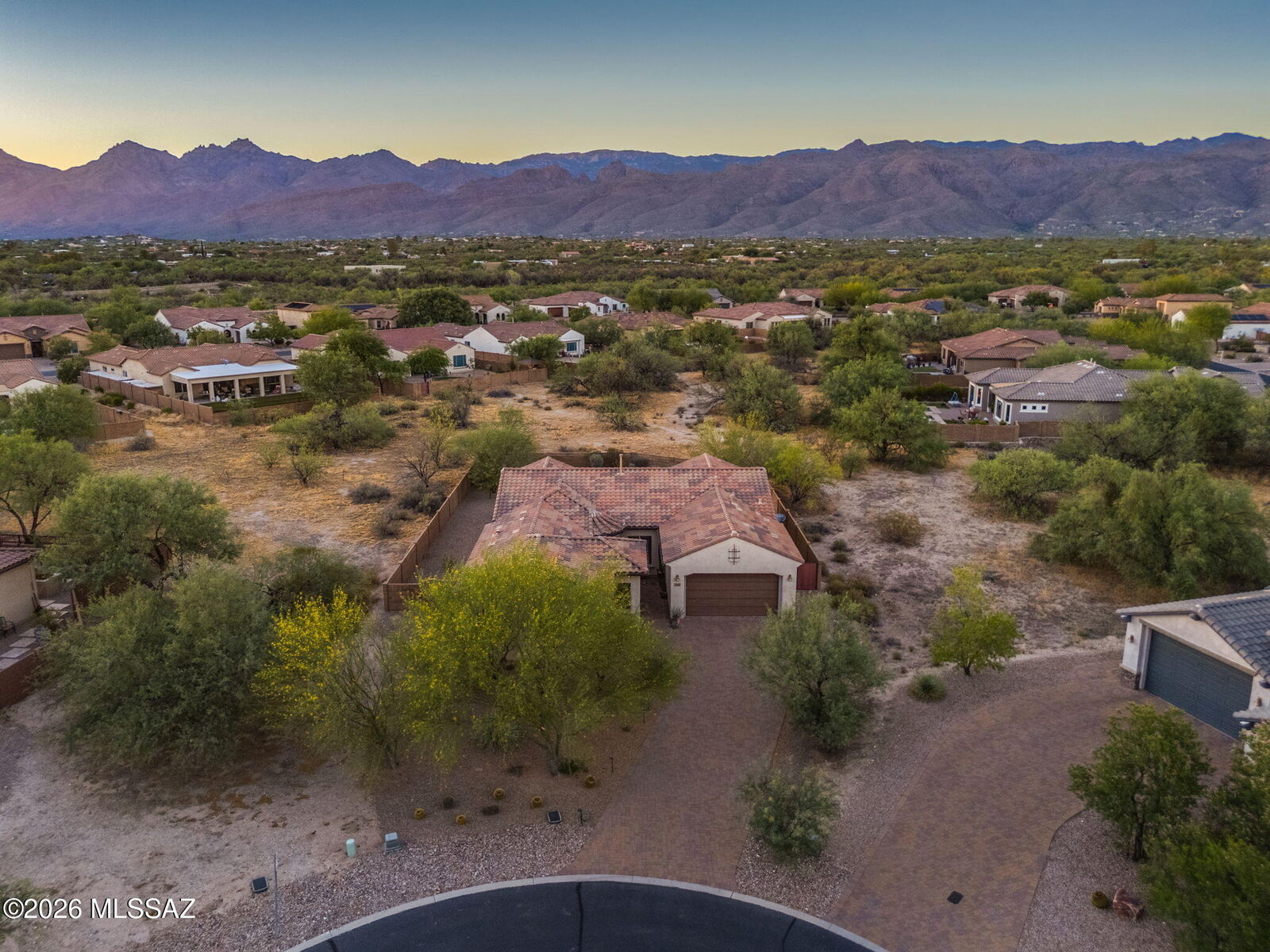 Property Photo:  10823 E Fairacres Place  AZ 85749 