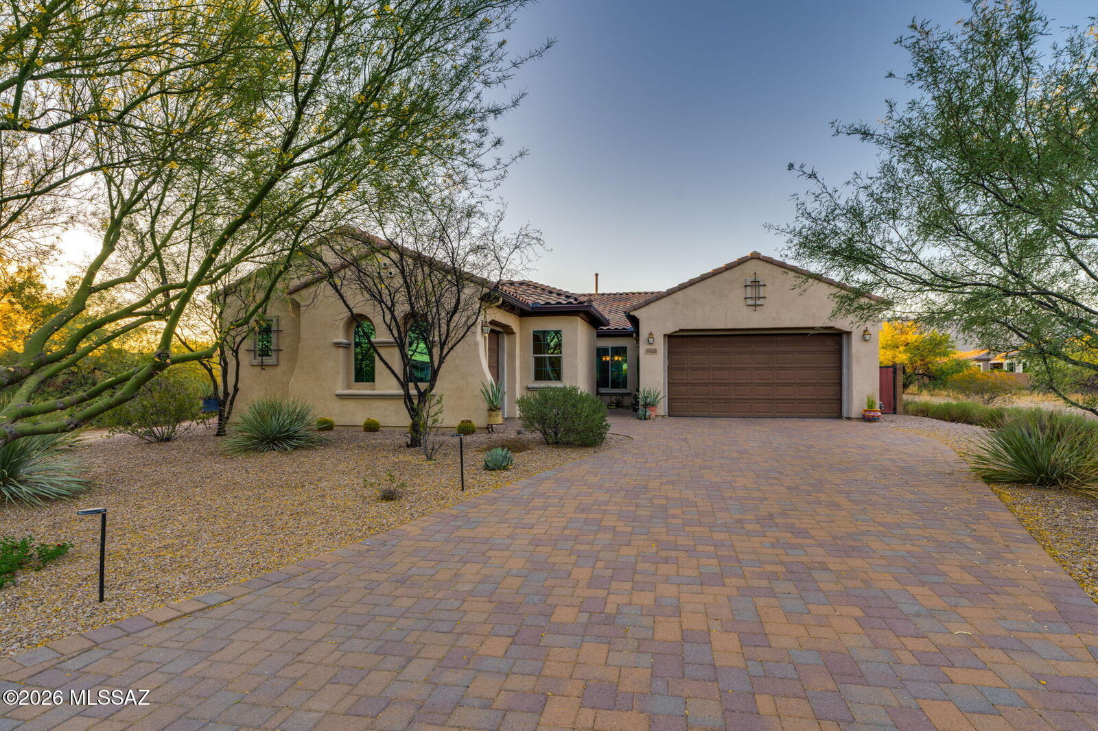 Property Photo:  10823 E Fairacres Place  AZ 85749 
