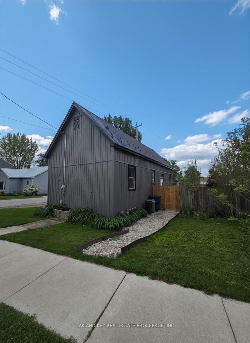 Property Photo: 22933 Hagerty Road ON N0L 1Z0