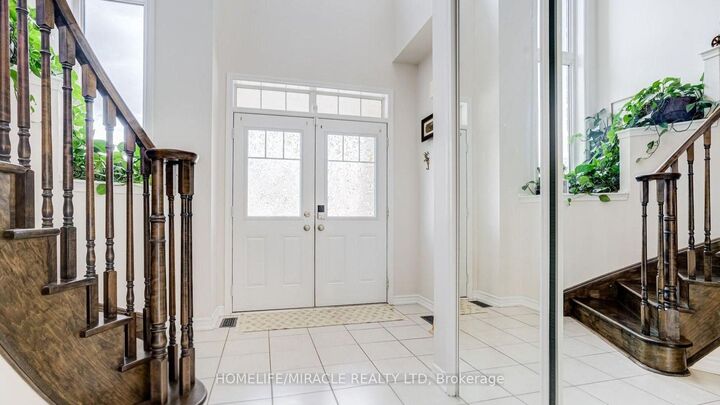 Property Photo:  91 Tysonville Circle  ON L7A 4B2 