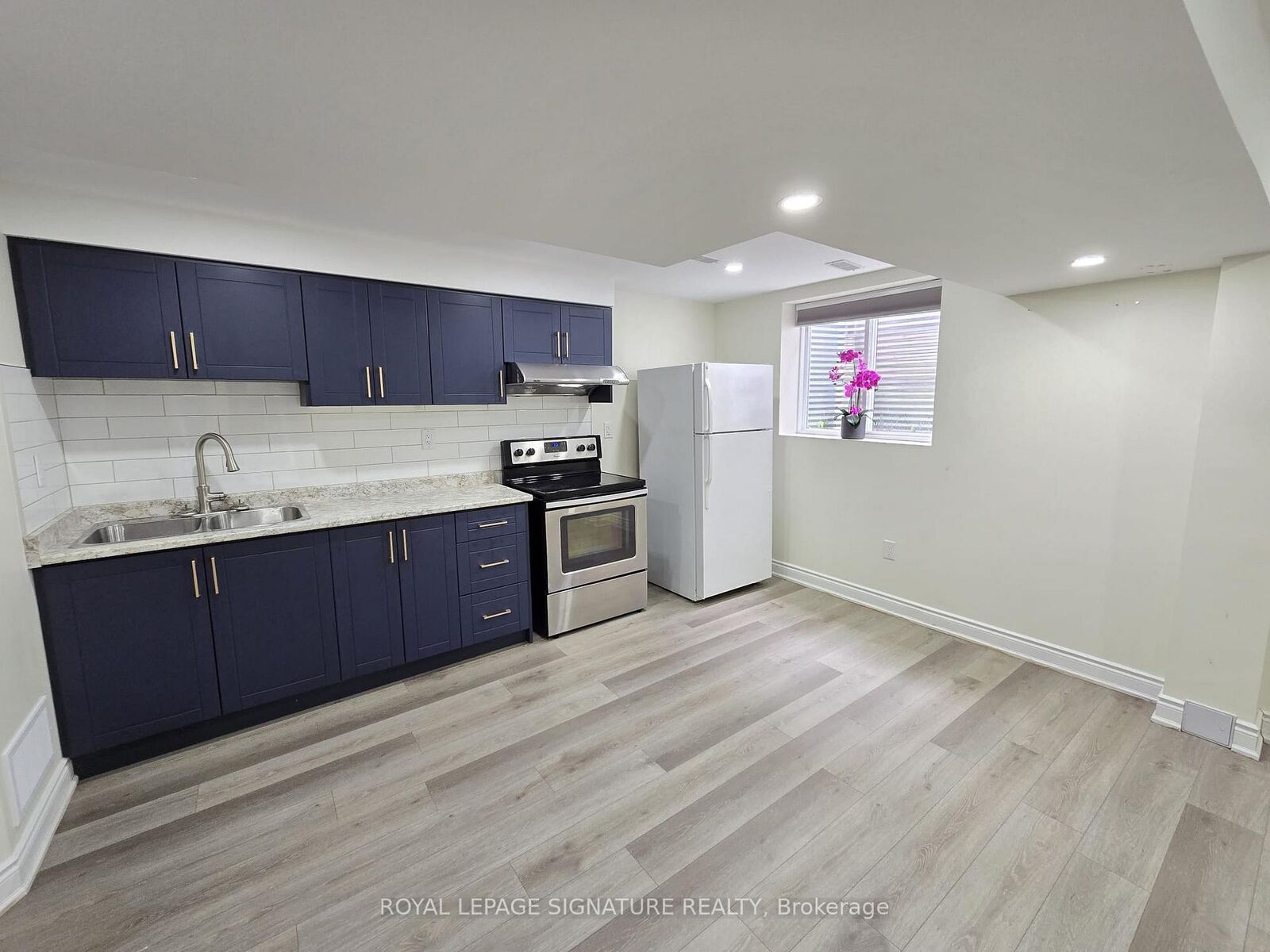 Property Photo:  68 Mullis Crescent Bsmt  ON L6Y 4S9 