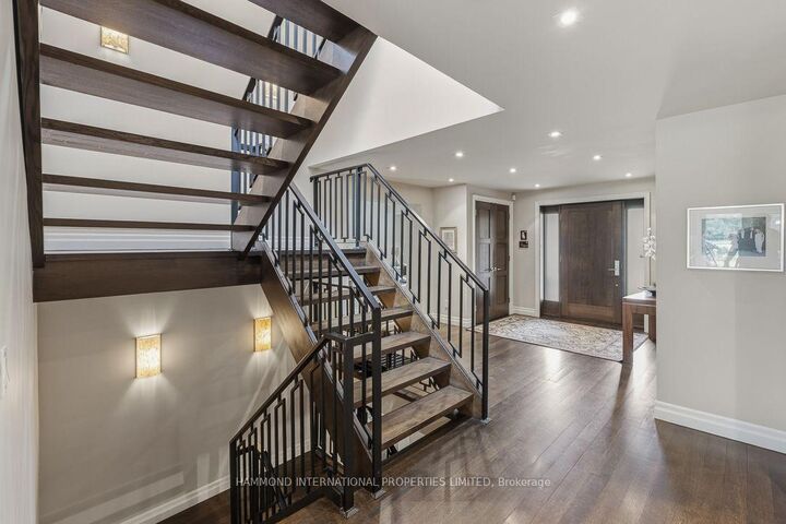 19 Fairway Heights Crescent — photo 1