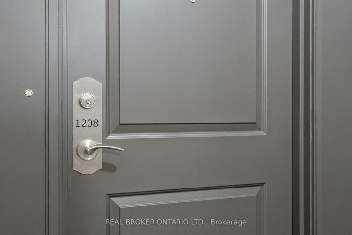 Property Photo:  133 Wynford Drive 1208  ON M3C 0J5 