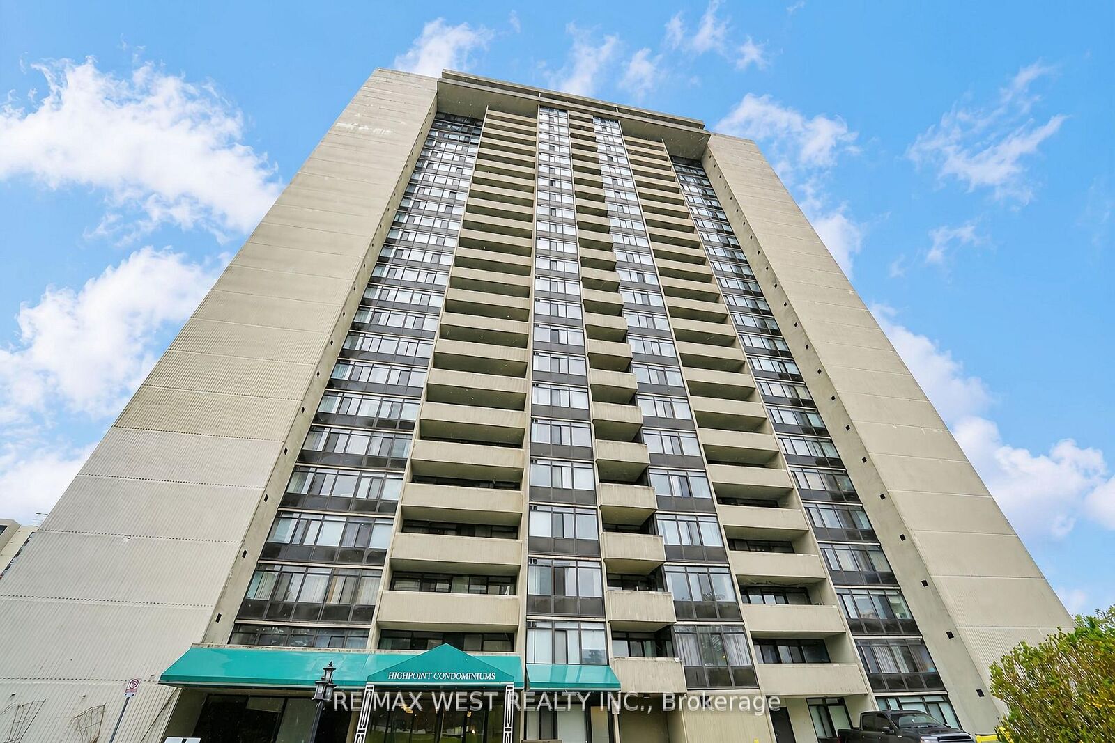 Photo de la propriété: 3300 Don Mills Road 510 ON M2J 4X7