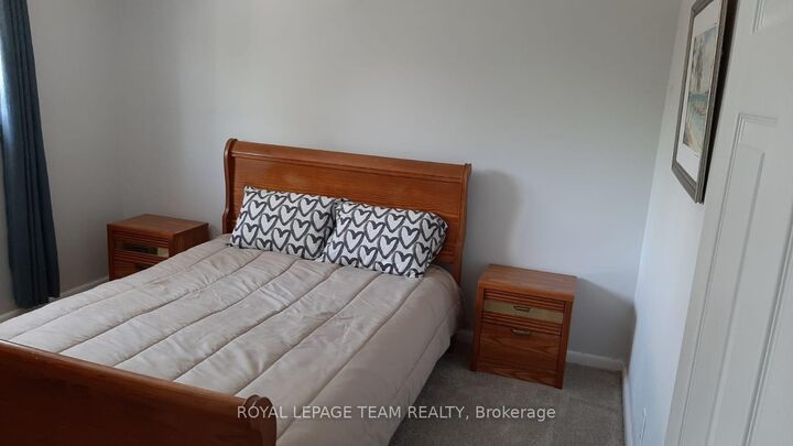 Property Photo: 1015 Pinecrest Road ON K2B 6B6
