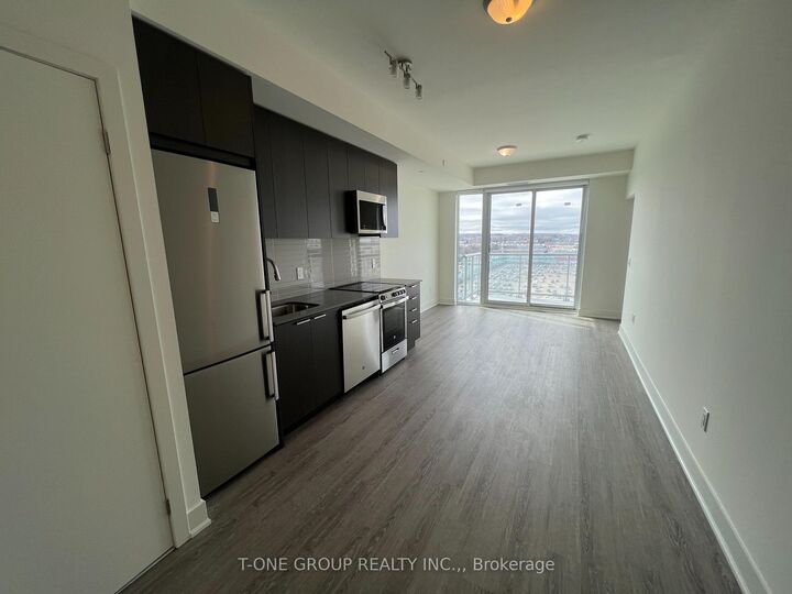 Property Photo:  185 Deerfield Road 1007  ON L3Y 0G7 