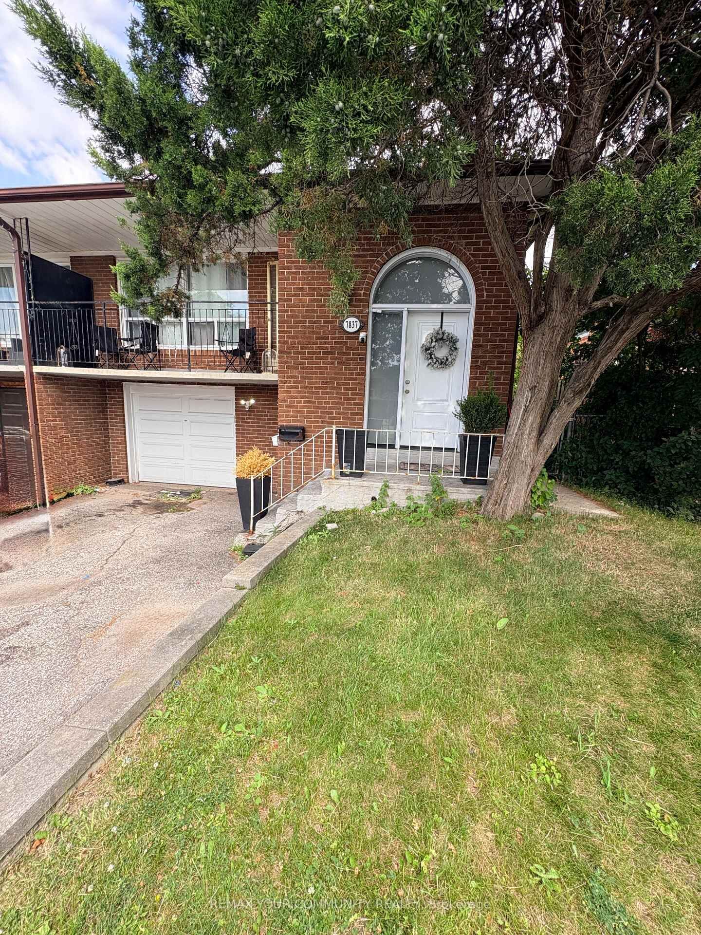 Photo de la propriété: 7837 Martin Grove Road Basement ON L4L 2C8