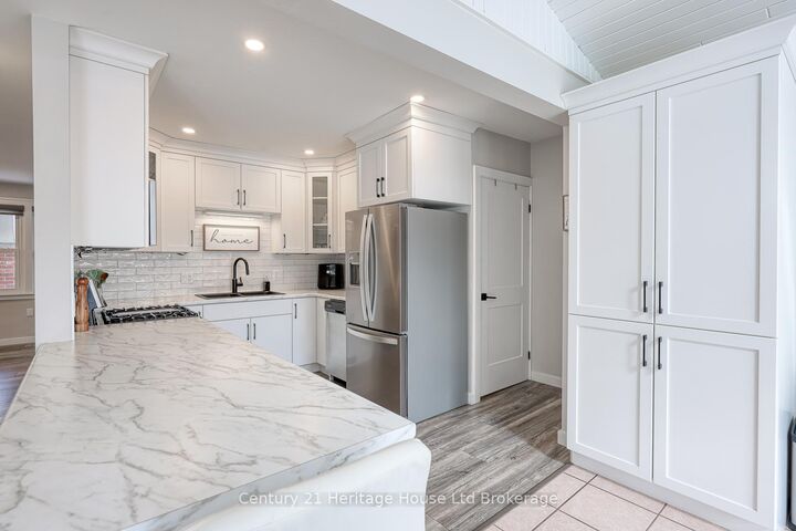 Property Photo:  258 Graham Street  ON N4S 6K7 