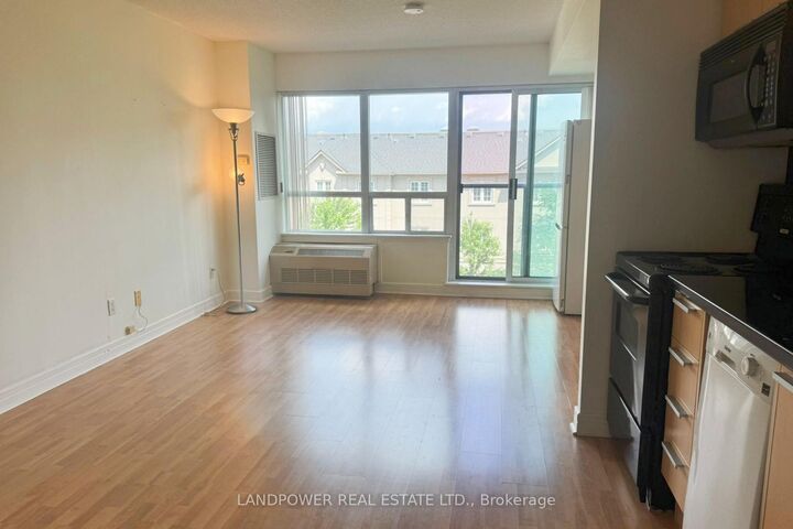 Property Photo: 19 Avondale Avenue 312 ON M2N 0A6