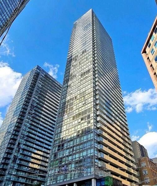Property Photo:  38 Grenville Street 3902  ON M4Y 1A5 