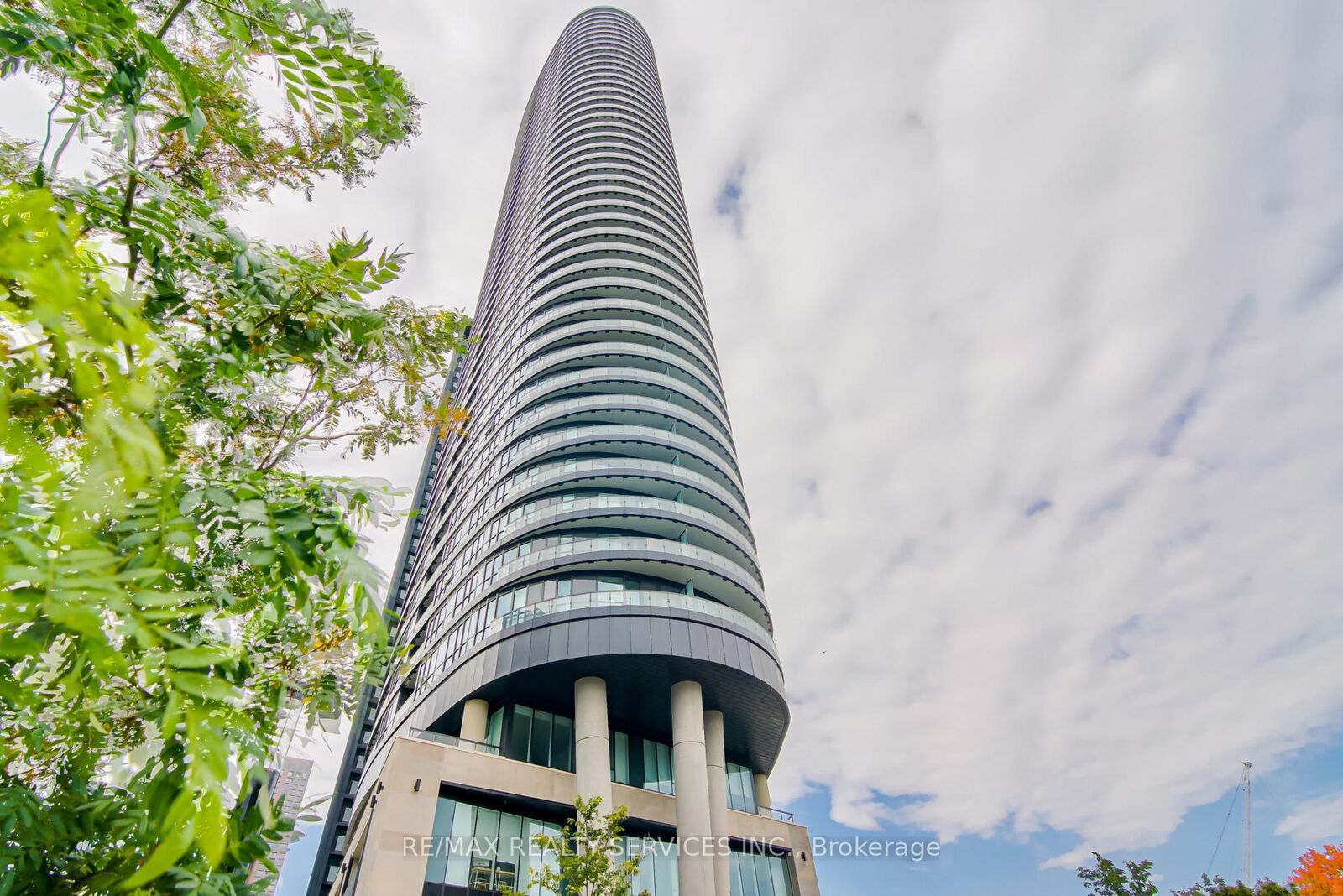 Property Photo: 585 Bloor Street E 2321 ON M4W 0B3