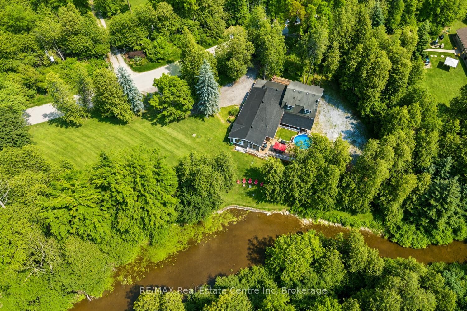 Property Photo: 14 Ash Street ON N0B 2K0