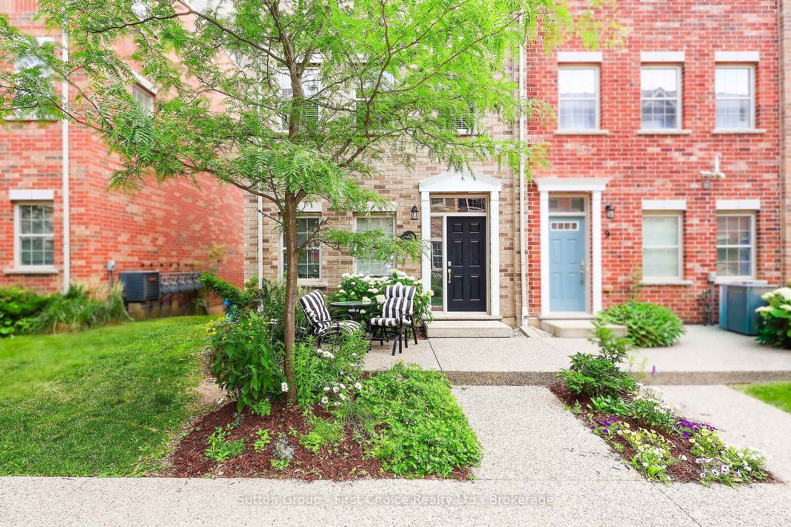 Property Photo: 11 John Russell Lane ON N2H 0B4