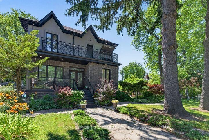 Property Photo: 32 Cliffcrest Drive ON M1M 2K2
