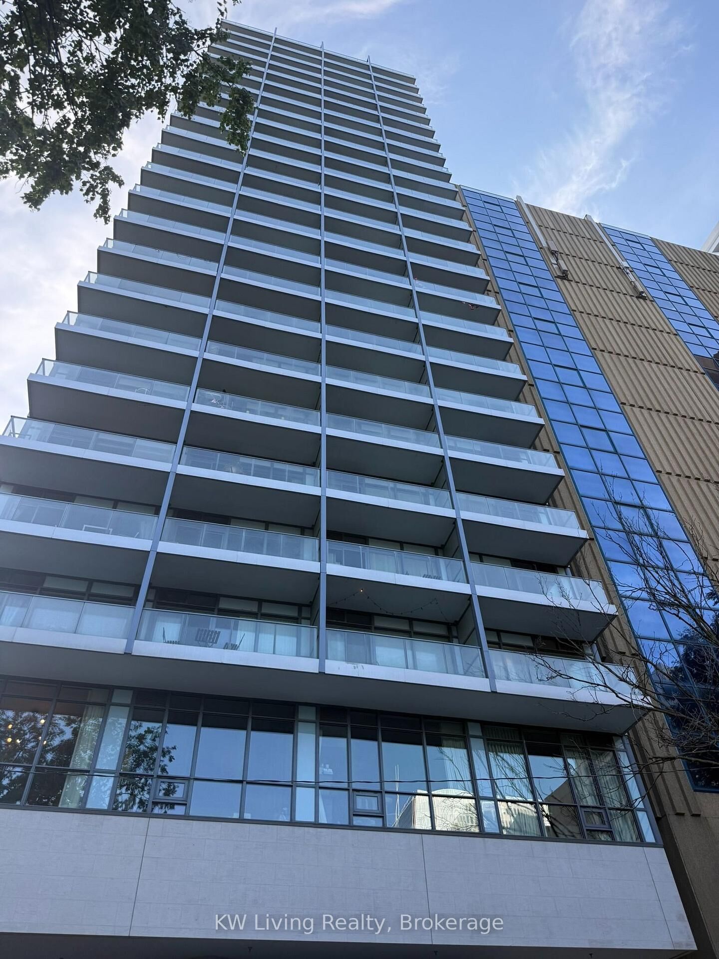 Property Photo:  210 Simcoe Street 2009  ON M5T 0A9 
