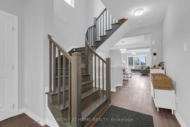 Photo de la propriété: 104 Unity Place ON K2S 2Y8