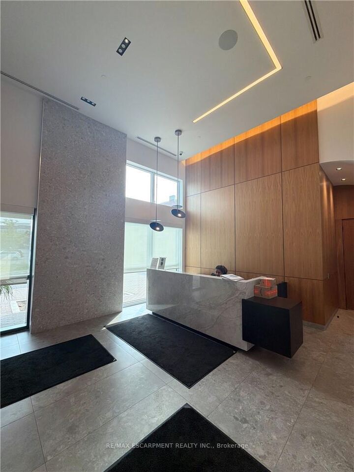 Property Photo:  509 Dundas Street W 616  ON L6M 1L9 