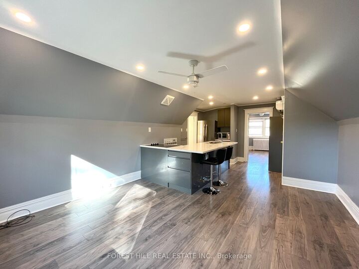 Property Photo:  303 Lonsdale Road 3rd  ON M4V 1X3 