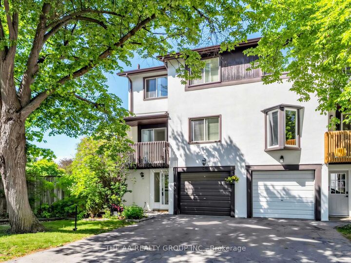 Property Photo:  2651 Aquitaine Avenue 38  ON L5N 1V5 