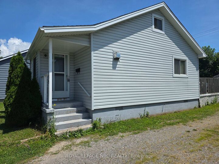 Property Photo: 135 McArthur Avenue ON L3B 2J8