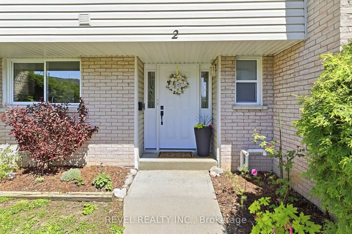 Property Photo: 669 Osgoode Drive 2 ON N6E 2C7