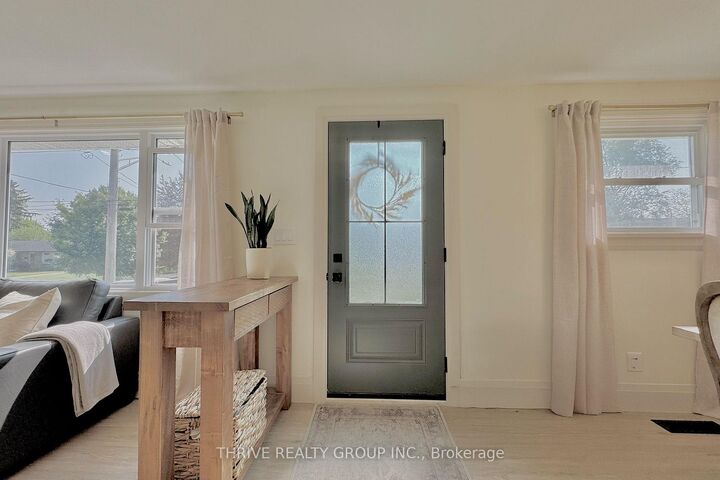 Property Photo: 205 Trowbridge Avenue Upper ON N6J 3M2