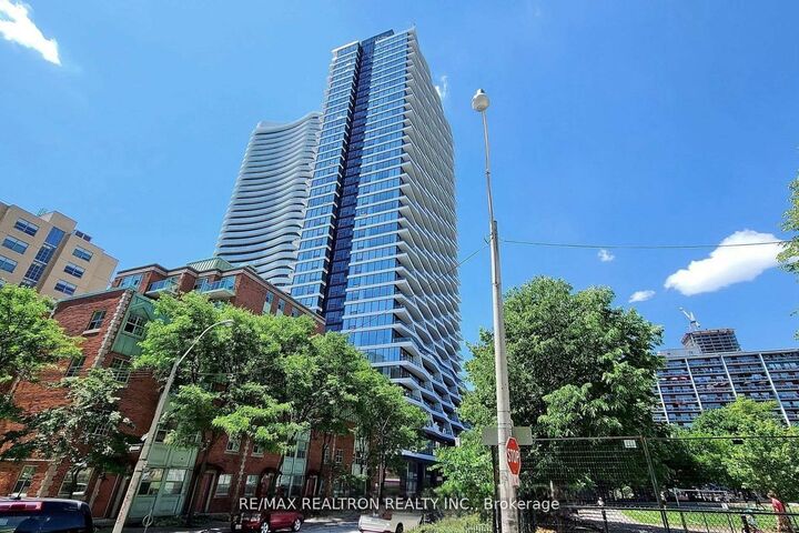 Property Photo:  85 Wood Street 2803  ON M4Y 0E8 