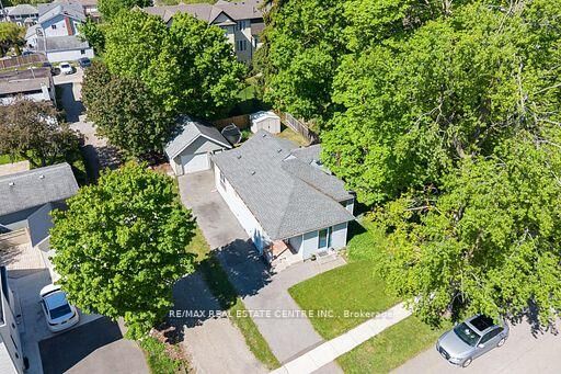 Property Photo: 44 Willow Street S ON L7J 2A2