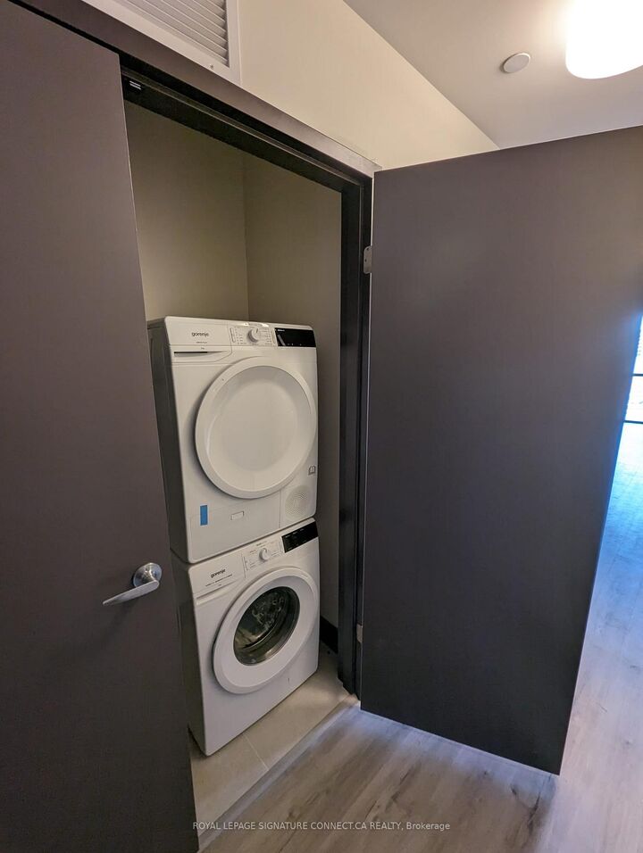 Property Photo:  121 King Street E 602  ON L9N 1A9 