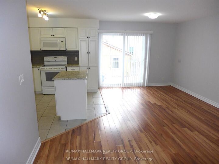 Property Photo: 216 Carillon Street 3 ON K1L 5X8