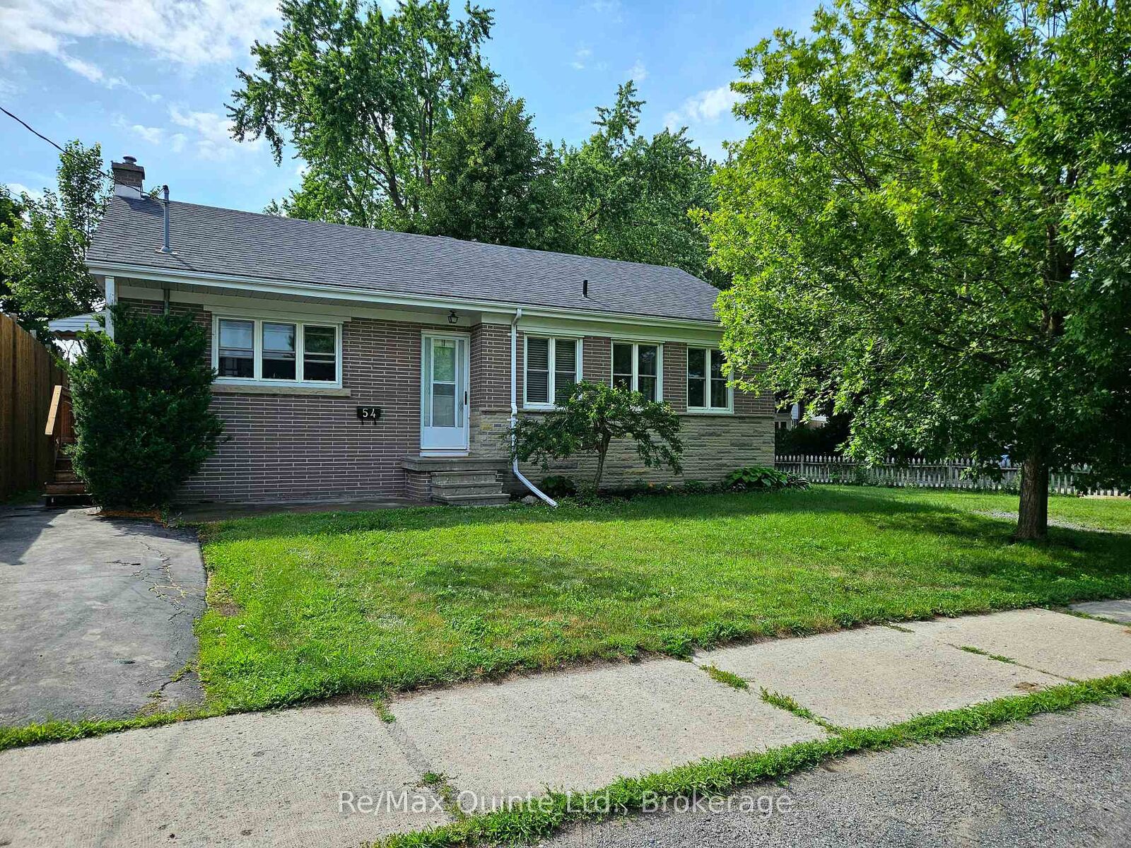 Property Photo: 54 Greenlawn Avenue ON K8N 4B5