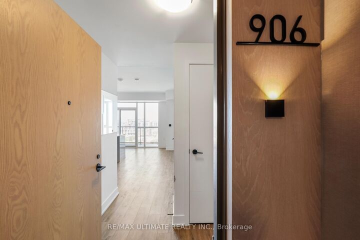 Property Photo: 50 George Butchart Drive 906 ON M3K 0C9
