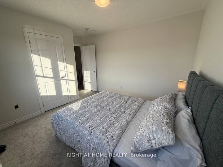 Property Photo:  28 Federica Crescent  ON L9Z 0N6 